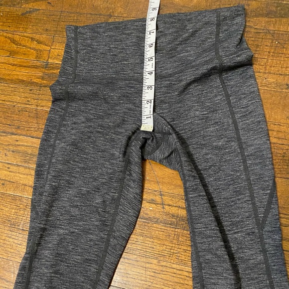 Athleta Revelation Gray Capri Leggings Size XS - Picture 8 of 9